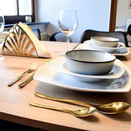 Romantic-apartment - Altbauflair Mit Dachterrasse & Waldblick, Maisonette, 80m2 * Annweiler am Trifels