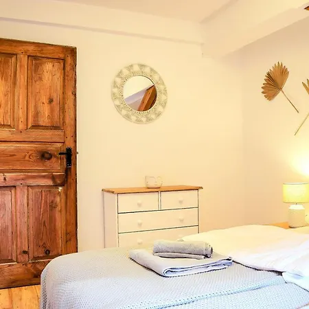 Appartamento Romantic-apartment - Altbauflair Mit Dachterrasse & Waldblick, Maisonette, 80m2 Annweiler am Trifels