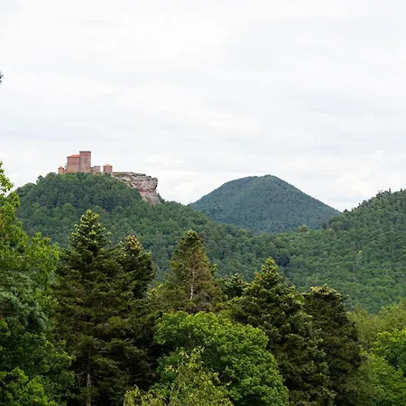 Romantic-apartment - Altbauflair Mit Dachterrasse&waldblick, Maisonette, 80m2 *