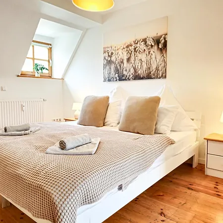 Romantic-apartment - Altbauflair Mit Dachterrasse & Waldblick, Maisonette, 80m2 Apartment Annweiler am Trifels