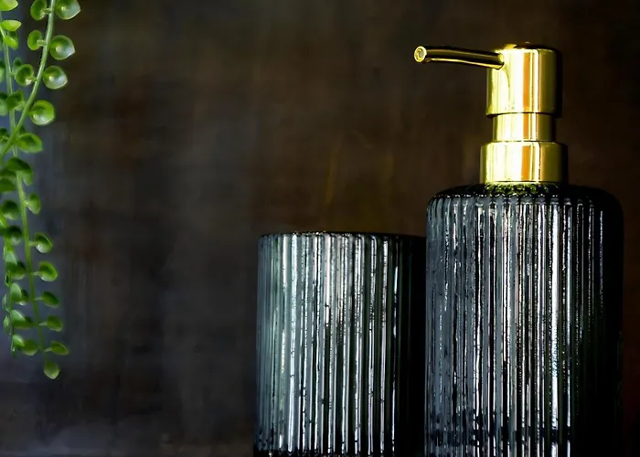 Romantic-apartment - Altbauflair Mit Dachterrasse & Waldblick, Maisonette, 80m2 *