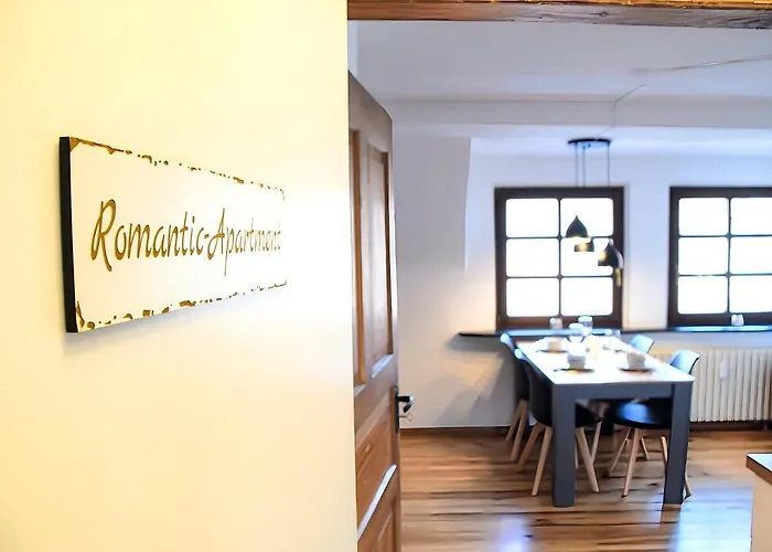 Romantic-apartment - Altbauflair Mit Dachterrasse & Waldblick, Maisonette, 80m2 Daire *