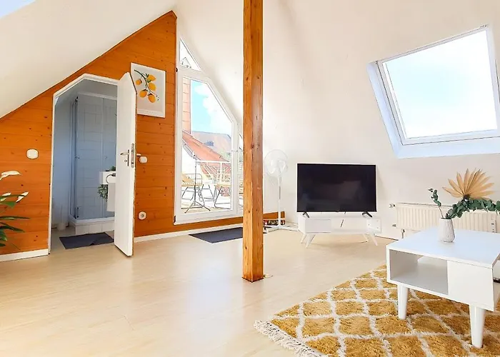 Romantic-apartment - Altbauflair Mit Dachterrasse & Waldblick, Maisonette, 80m2 Daire