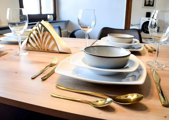 Romantic-apartment - Altbauflair Mit Dachterrasse & Waldblick, Maisonette, 80m2 * Annweiler am Trifels