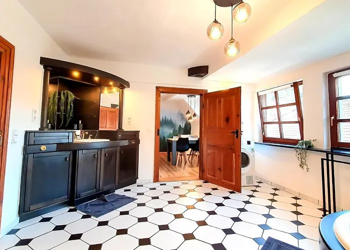 Daire Romantic-apartment - Altbauflair Mit Dachterrasse & Waldblick, Maisonette, 80m2 Annweiler am Trifels