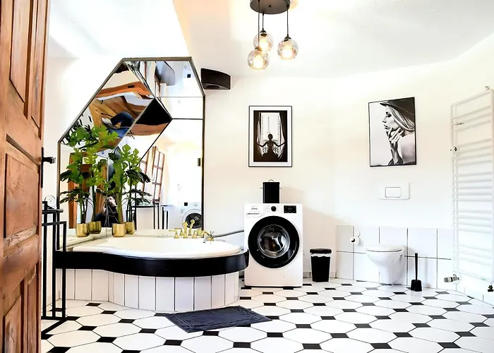 Romantic-apartment - Altbauflair Mit Dachterrasse & Waldblick, Maisonette, 80m2 Daire