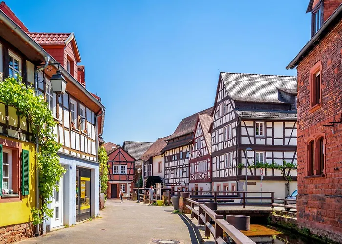 Romantic-apartment - Altbauflair Mit Dachterrasse & Waldblick, Maisonette, 80m2 Daire