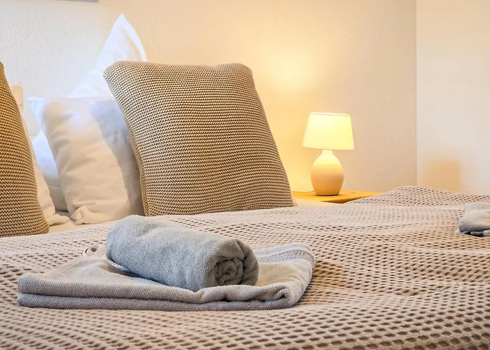 Romantic-apartment - Altbauflair Mit Dachterrasse & Waldblick, Maisonette, 80m2