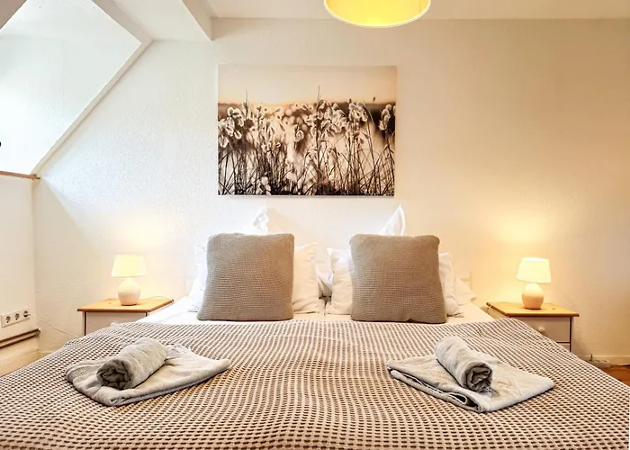 Romantic-apartment - Altbauflair Mit Dachterrasse & Waldblick, Maisonette, 80m2 Διαμέρισμα Annweiler am Trifels