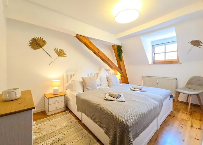 Daire Romantic-apartment - Altbauflair Mit Dachterrasse & Waldblick, Maisonette, 80m2 Annweiler am Trifels